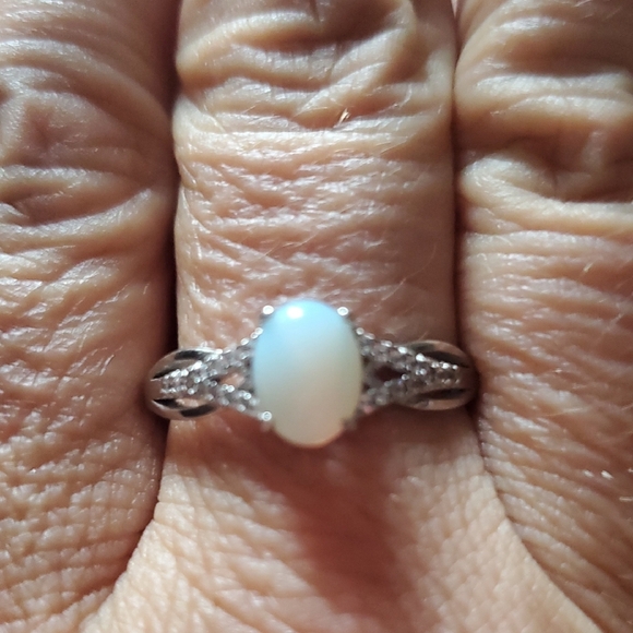 STERLING SILVER MOONSTONE RING - Picture 1 of 4
